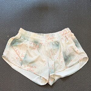 Lululemon Hotty Hot Short 2.5” 8